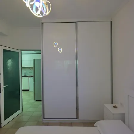 Loris Apartment Sarande