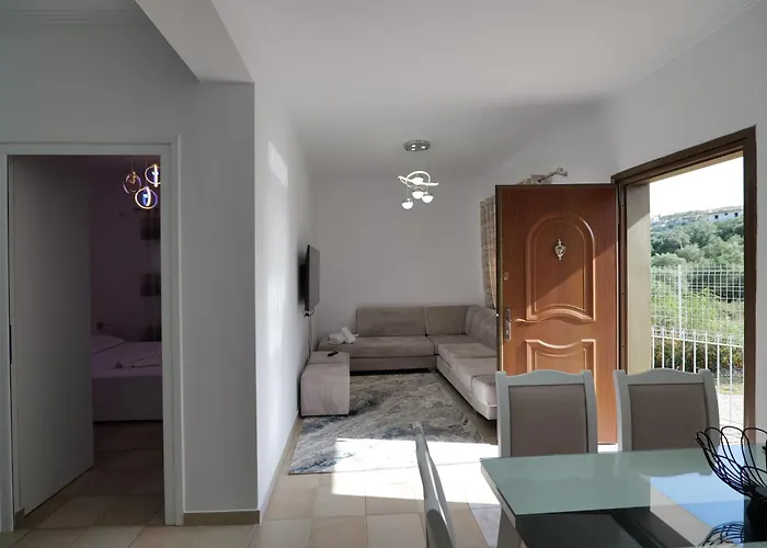Loris Apartment *